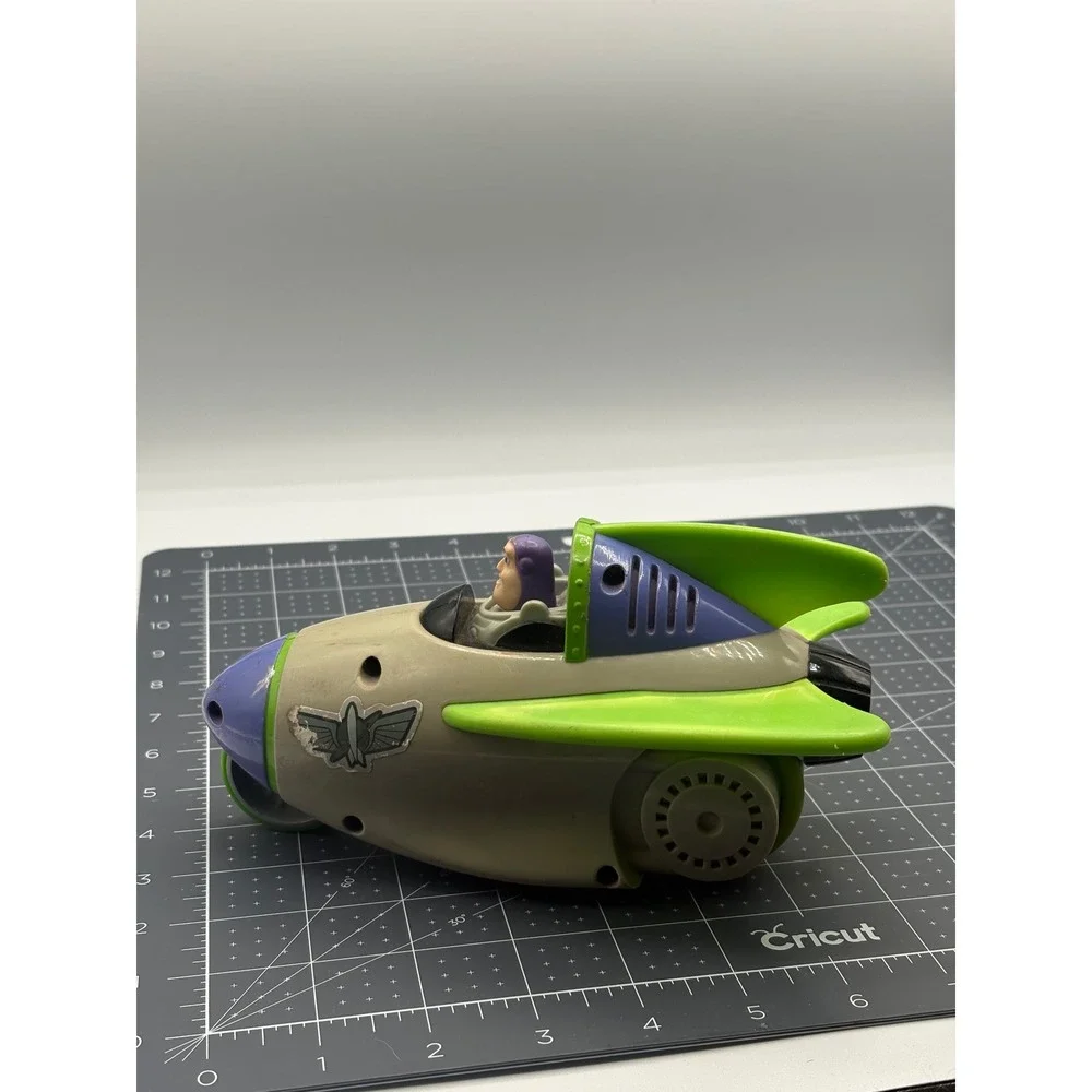 Mattel Disney Pixar Toy Story 3 Buzz Lightyear Spaceship Star Command 2009 V1977
